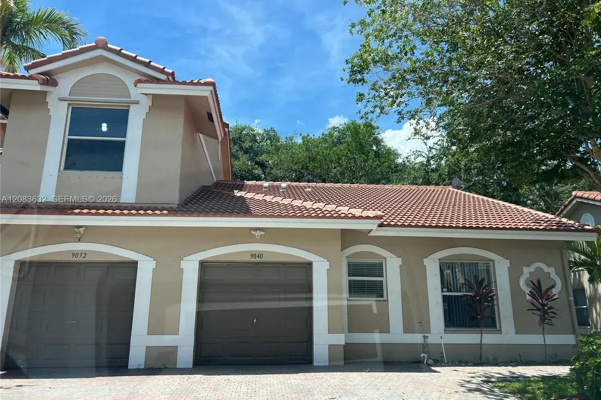 9040 NW 54th St, Sunrise: photo 1 of 19
