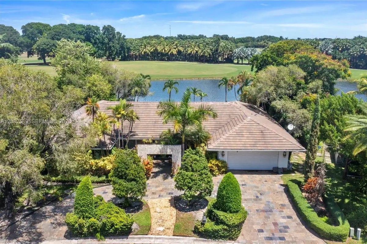 9448 NW 54th Doral Cir Ln, Doral: photo 1 of 50