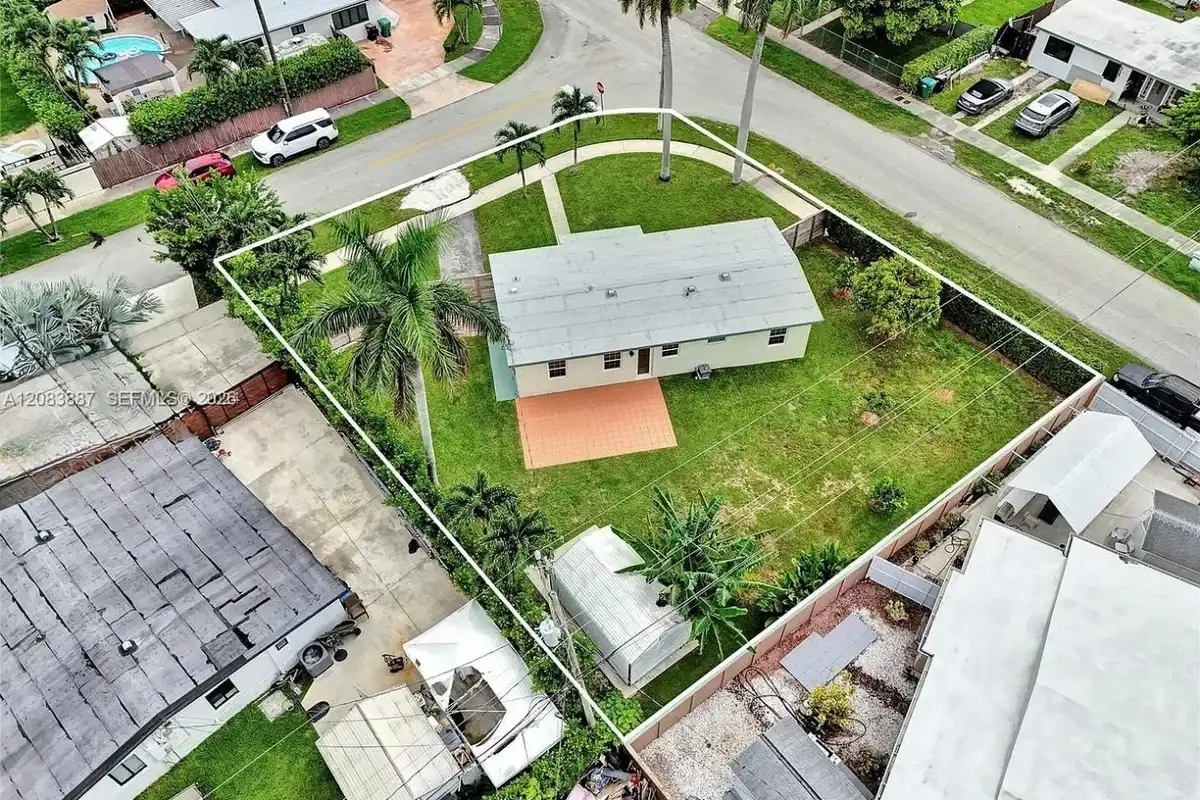 11250 SW 46th St, Miami: photo 1 of 24