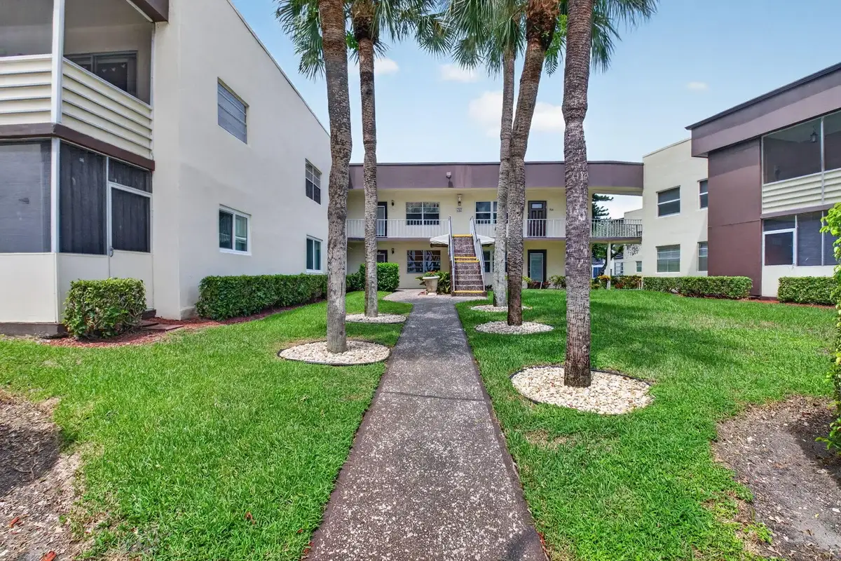 727 Normandy P Trl, Delray Beach: photo 1 of 35