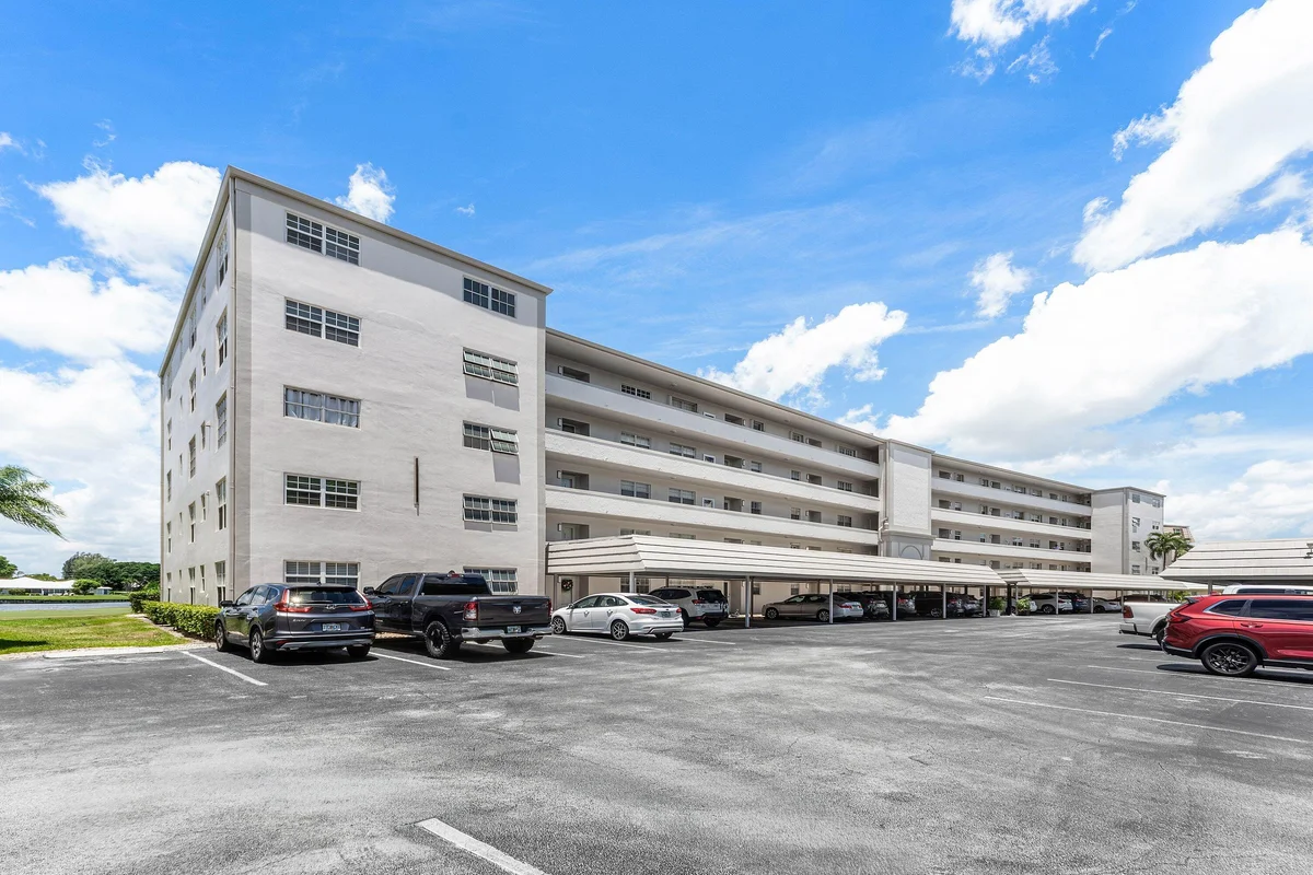 250 John F Kennedy Dr #204, Atlantis: photo 1 of 42