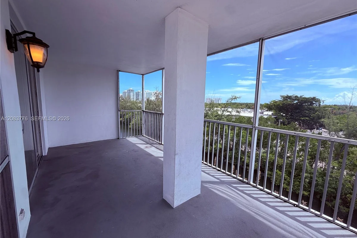 3660 NE 166th St #615, North Miami Beach: photo 1 of 12