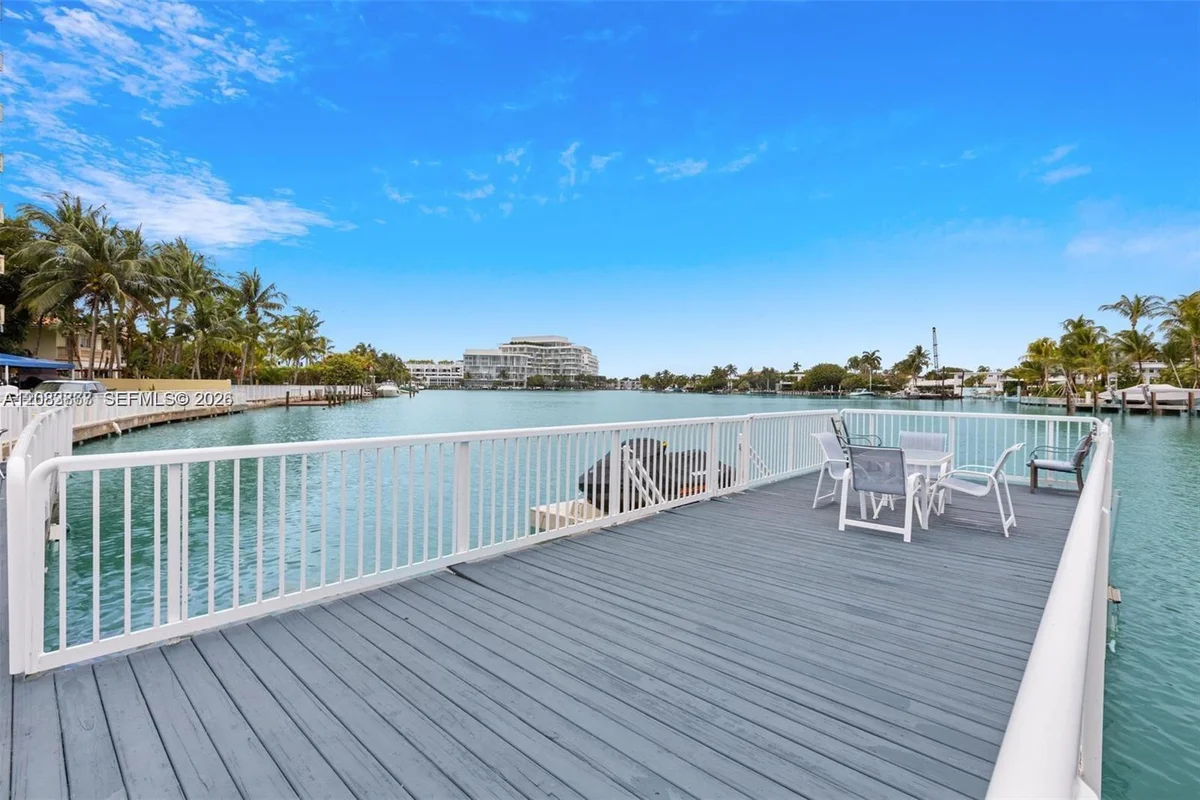 4720 Pine Tree Dr #6, Miami Beach: photo 1 of 17