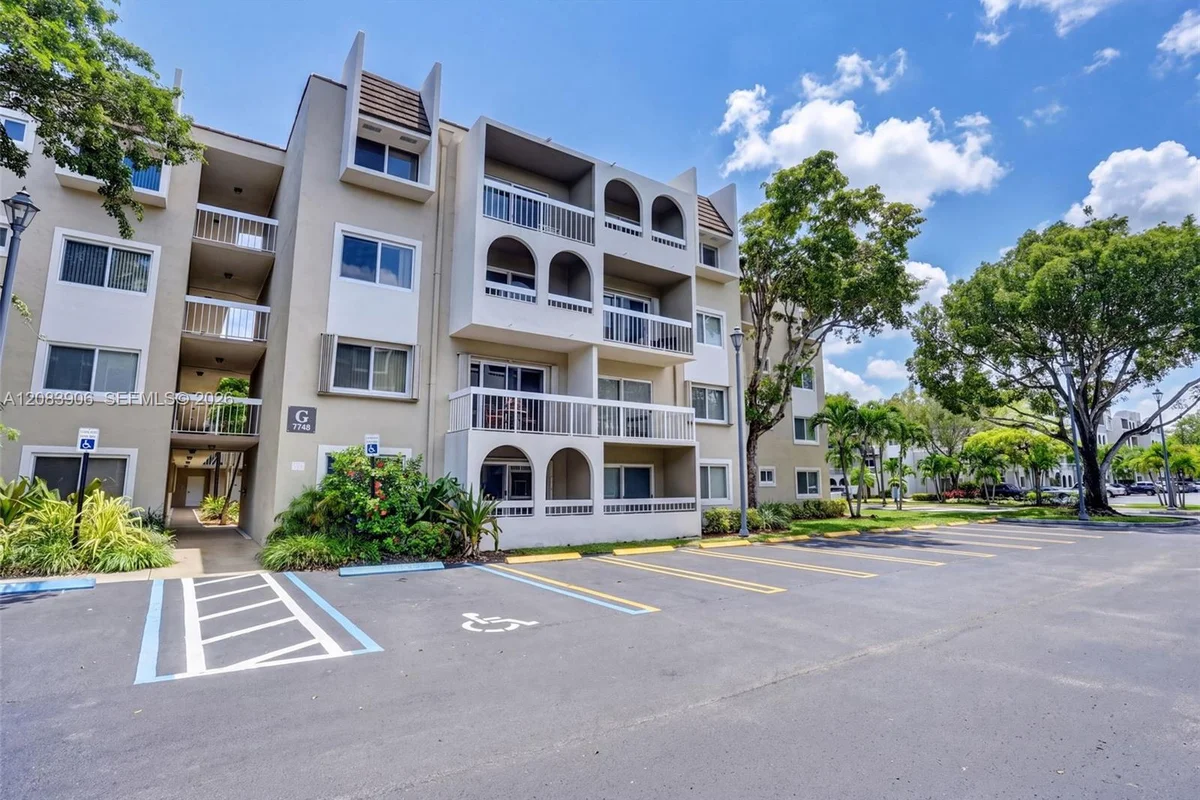 7740 Camino Real #G-306, Miami: photo 1 of 20