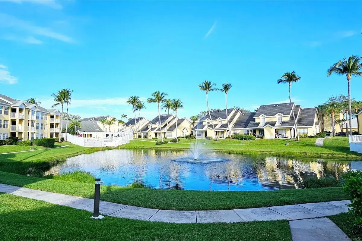 6339 La Costa Dr #H, Boca Raton: photo 1 of 40