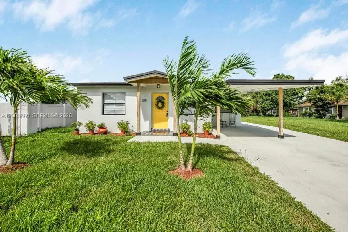 218 SW 10th Ave, Delray Beach: photo 1 of 30