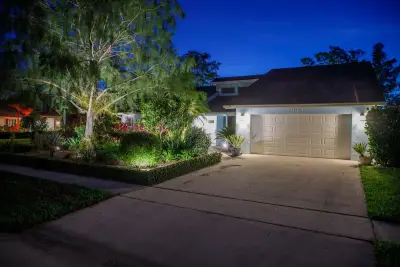 900 Cosmos Ct, Wellington: photo 1 of 47