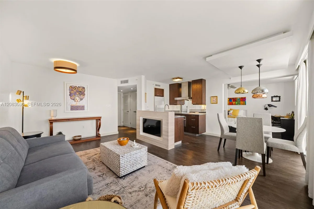 1688 West Ave #806, Miami Beach: photo 1 of 26