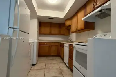 5822 NW 21st St #39-E, Lauderhill: photo 1 of 17