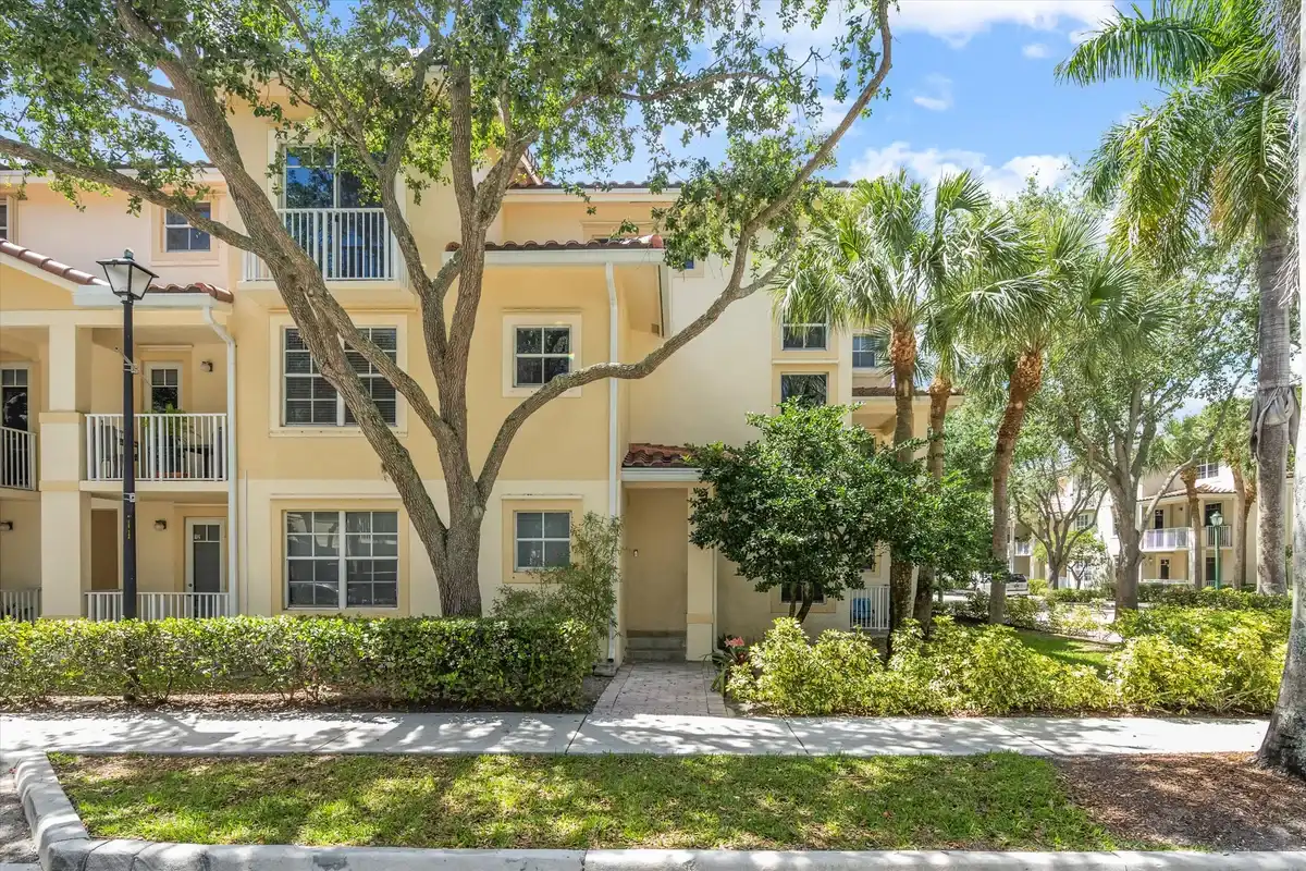 4822 Chancellor Dr #23, Jupiter: photo 1 of 29