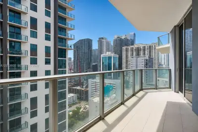 1010 SW 2nd Ave #2005, Miami: photo 1 of 18