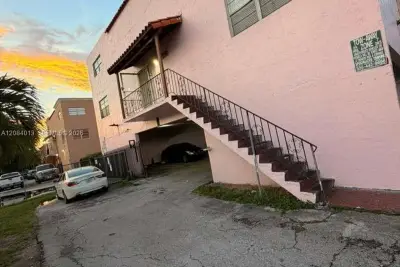 1255 W 53rd St #202, Hialeah: photo 1 of 16