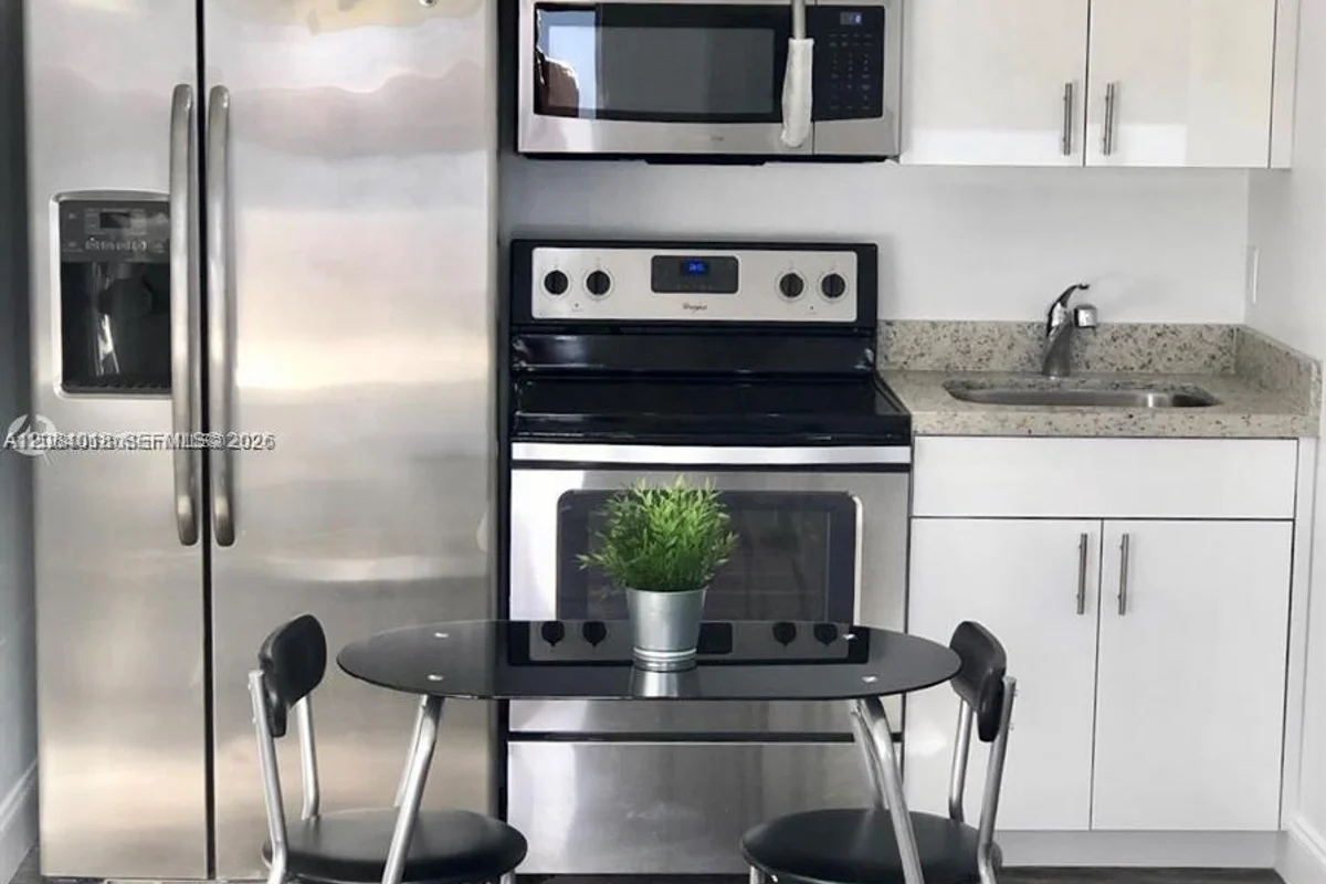 2344 W Flagler St #1, Miami: photo 1 of 12