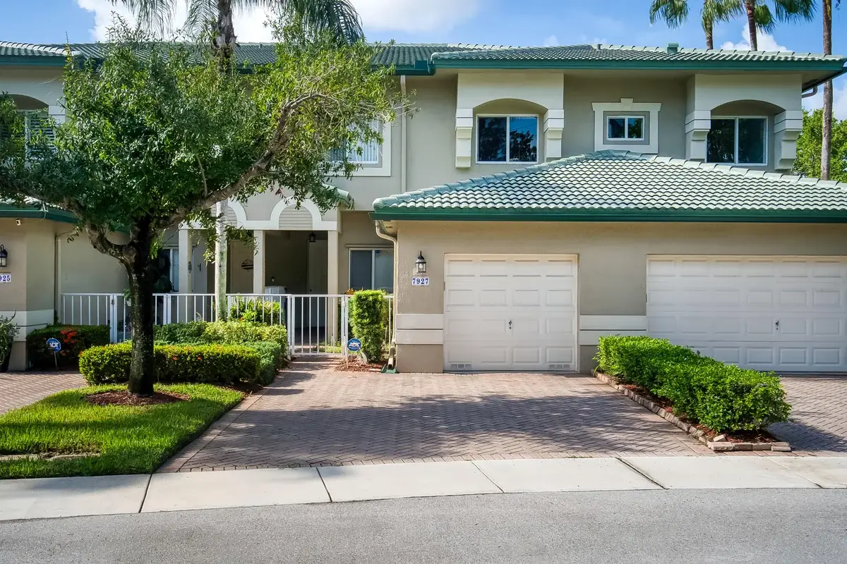 7927 Exeter Blvd E, Tamarac: photo 1 of 52