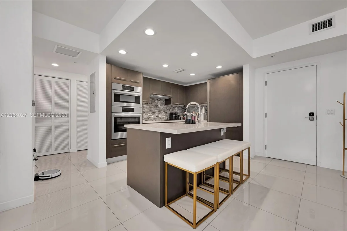7825 NW 107th Ave #507, Doral: photo 1 of 32