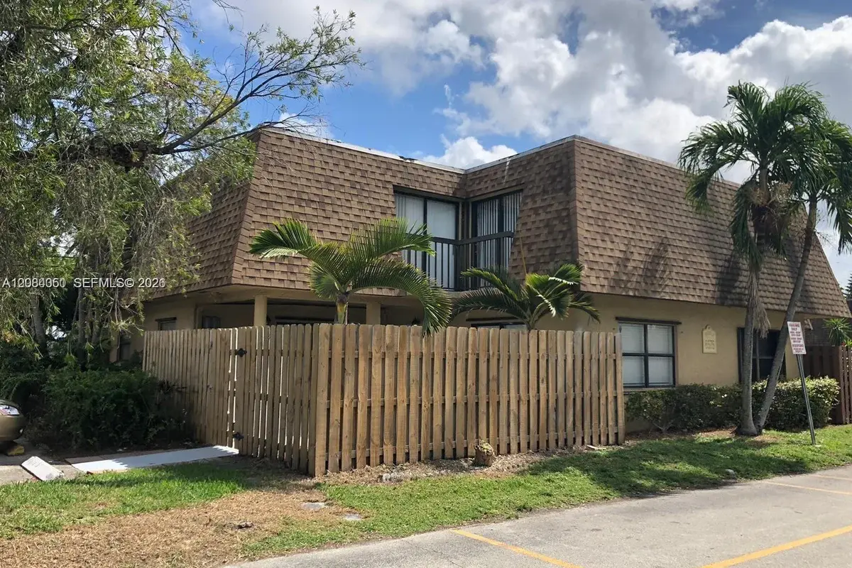 6575 W 24th Ct #3-14, Hialeah: photo 1 of 28