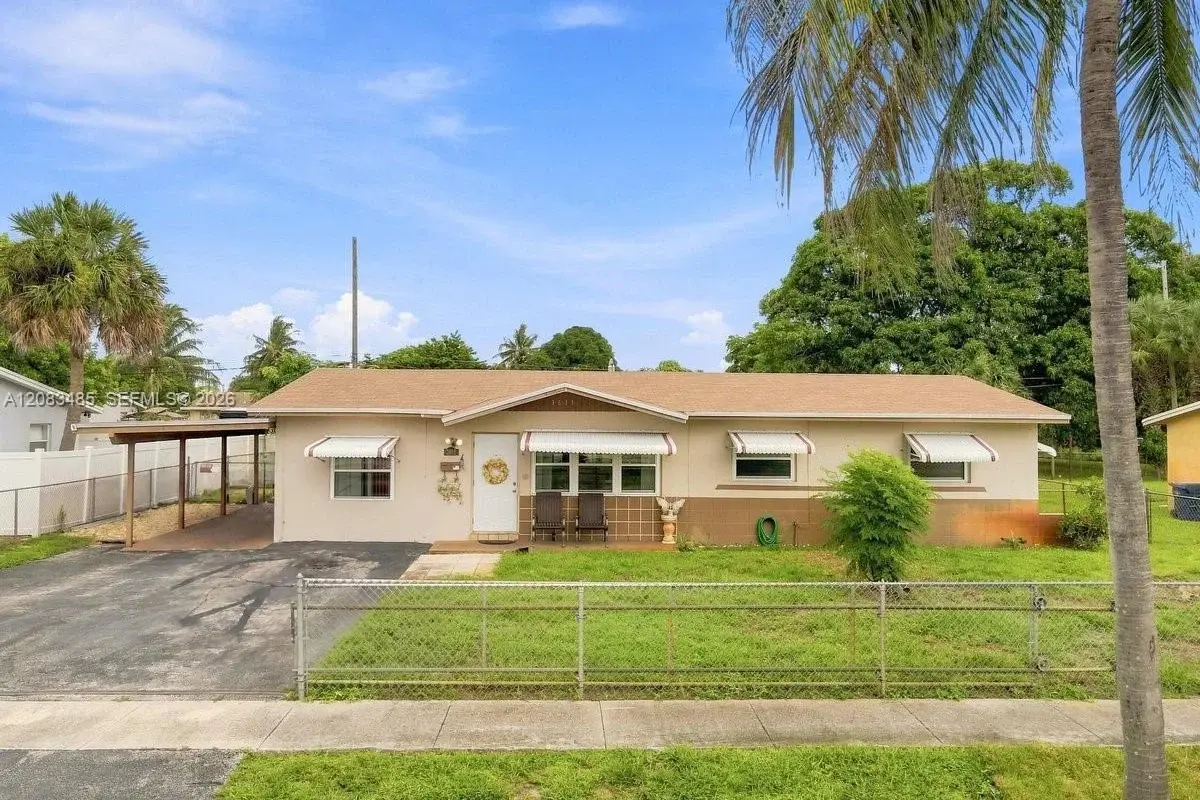 3611 NW 5th Pl, Lauderhill: photo 1 of 14