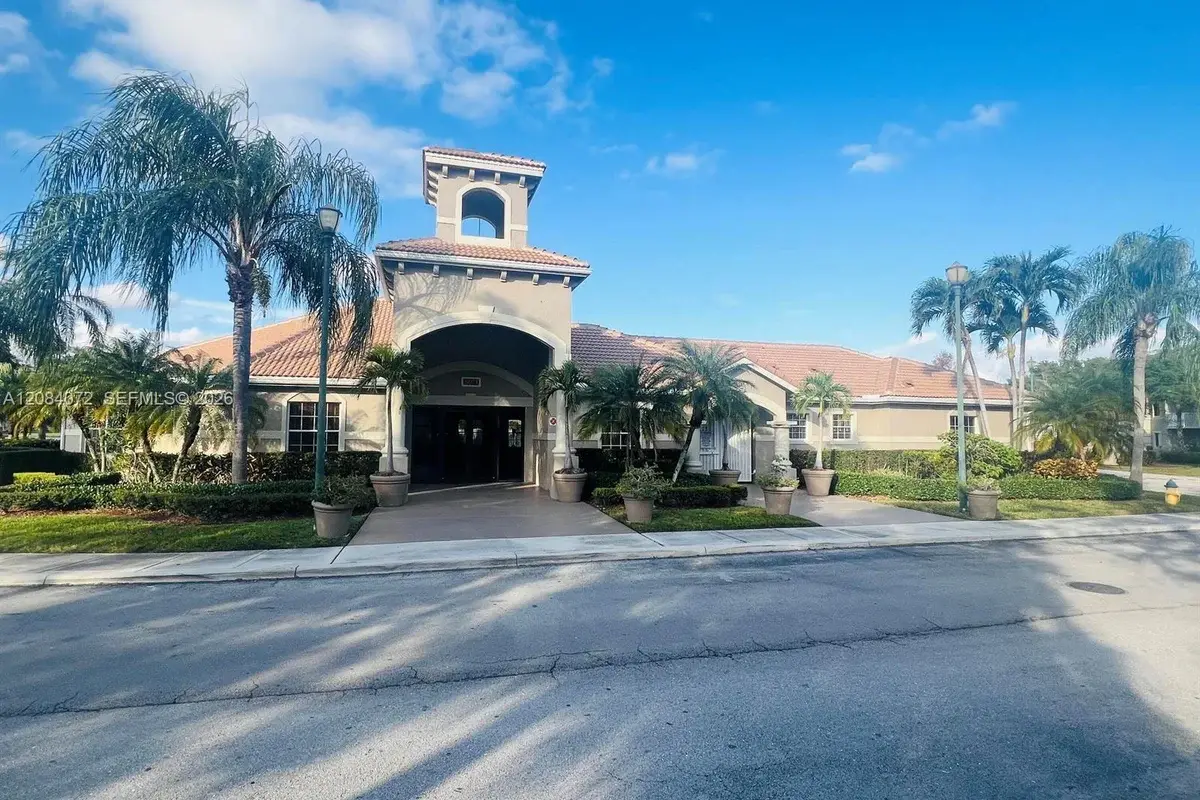 5045 Wiles Rd #201, Coconut Creek: photo 1 of 11