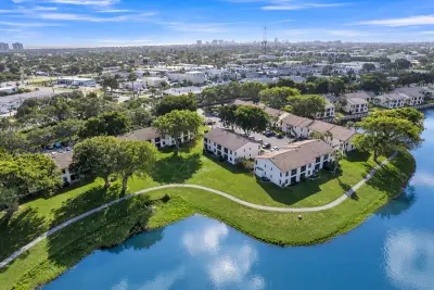 2800 Palmwood Ter #2220, Boca Raton: photo 1 of 10