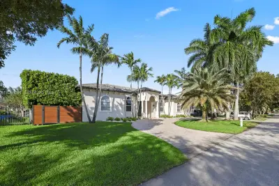 8095 SW 187th St, Cutler Bay: photo 1 of 39