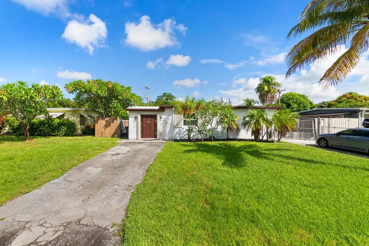 5581 Calico Rd, West Palm Beach: photo 1 of 27