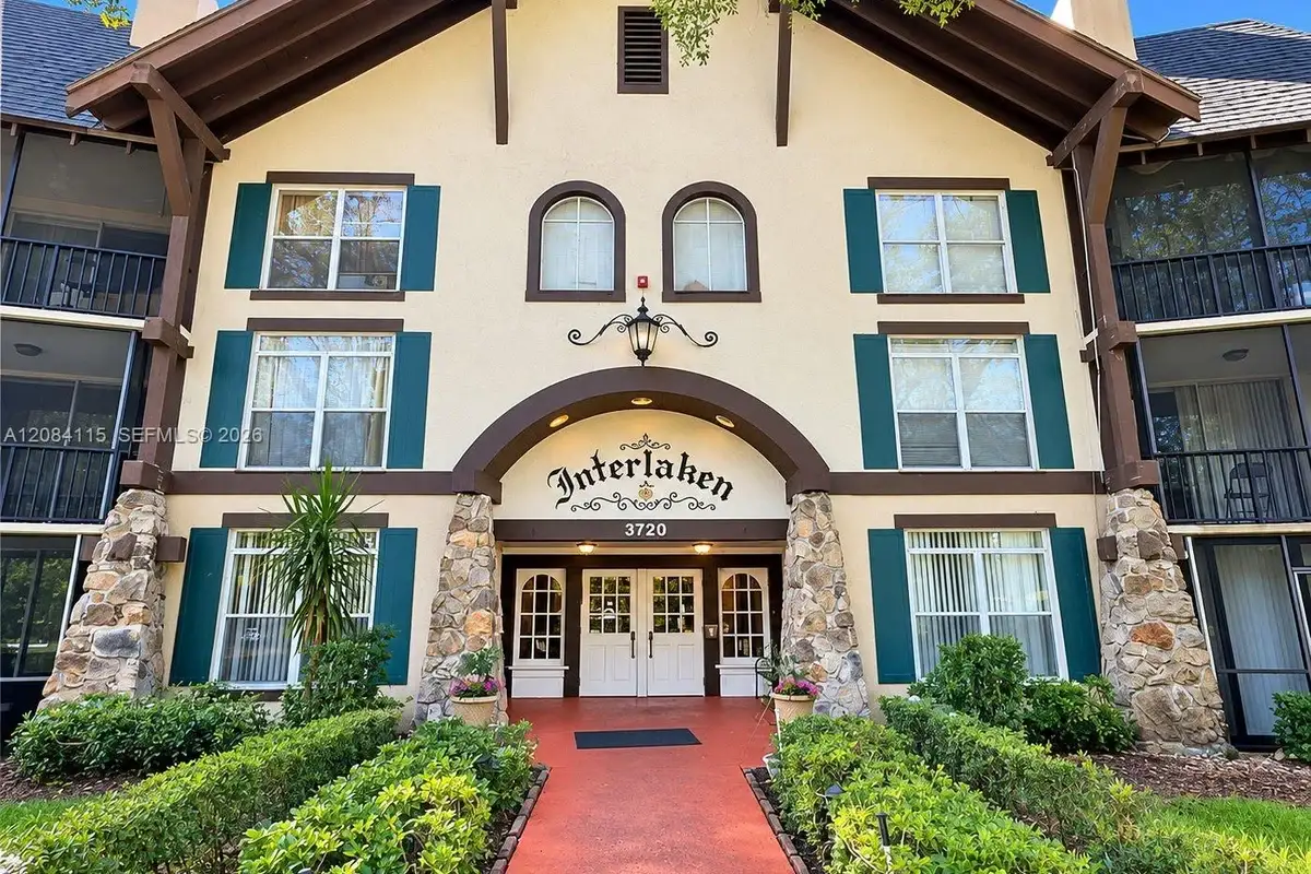 3720 Inverrary Dr #1N, Lauderhill: photo 1 of 33