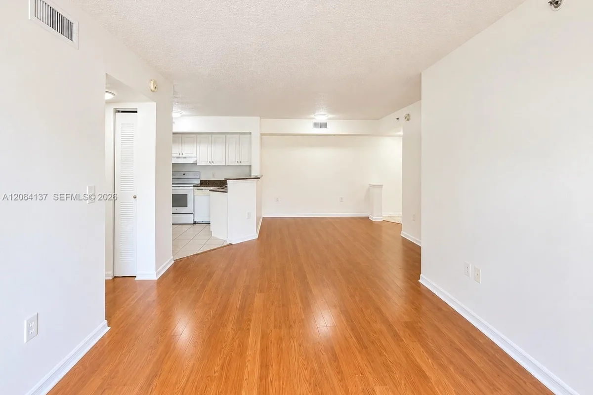 17622 NW 25th Ave #201, Miami Gardens: photo 1 of 11