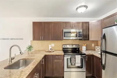 7241 Miami Lakes Dr #D19, Miami Lakes: photo 1 of 22