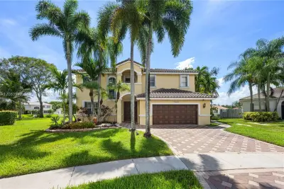 18806 NW 23rd Pl, Pembroke Pines: photo 1 of 59