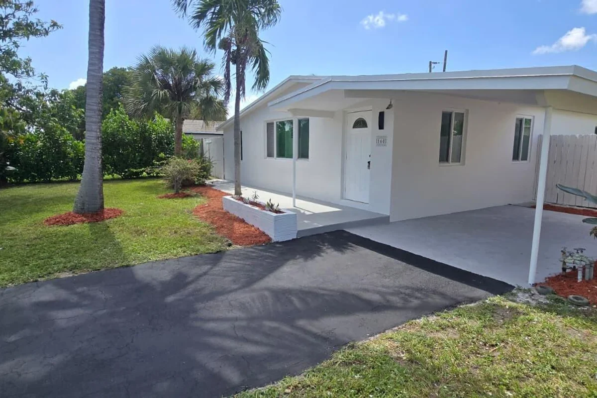 160 NE 60th St, Oakland Park: photo 1 of 38