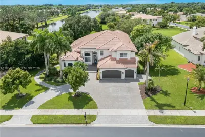 11406 Canyon Maple Blvd, Davie: photo 1 of 60