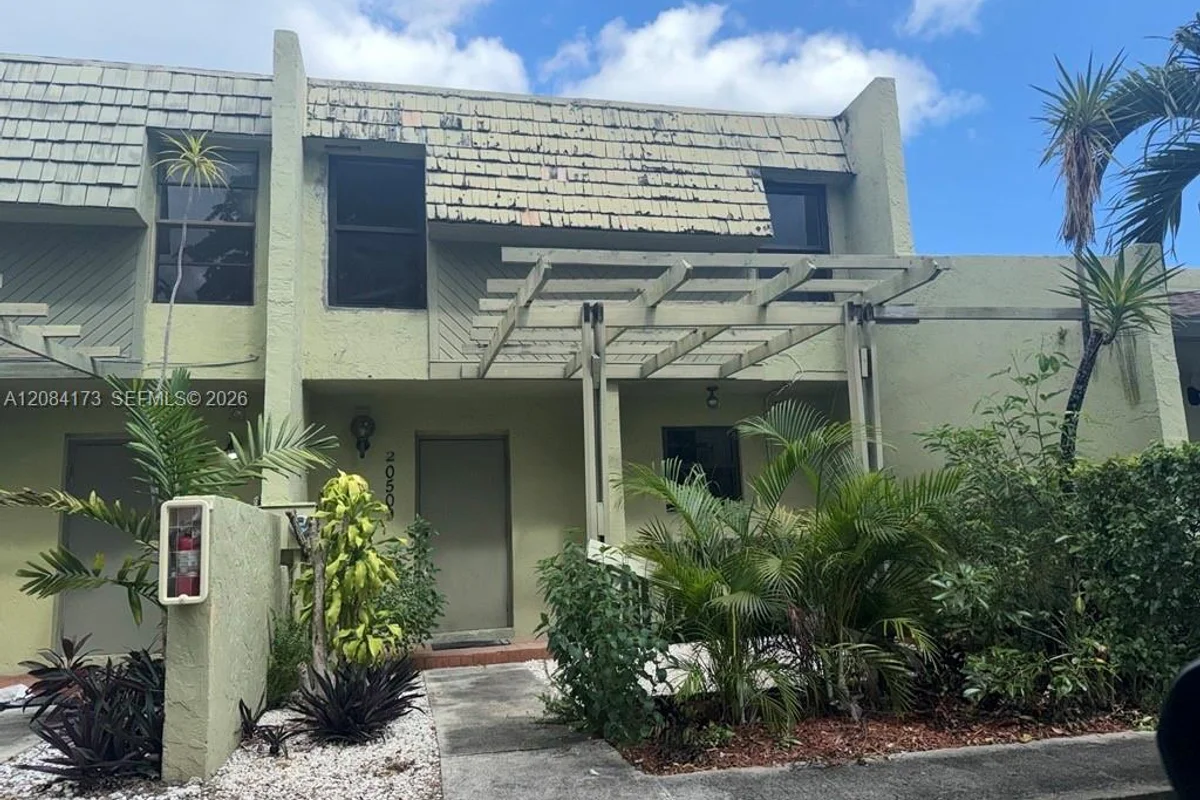 20509 NW 15th Ave #5-2, Miami Gardens: photo 1 of 34