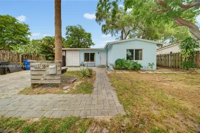 315 SW 19th St, Fort Lauderdale: photo 1 of 26