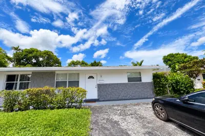 5441 NW 17th Ct, Lauderhill: photo 1 of 14