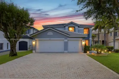 2576 SW 158th Ave, Miramar: photo 1 of 29