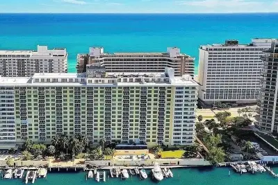 5600 Collins Ave #14D, Miami Beach: photo 1 of 1