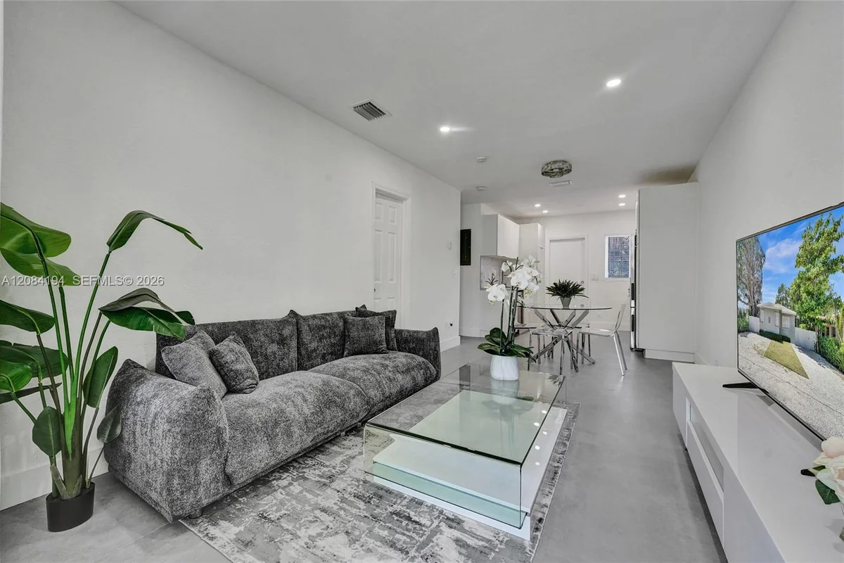 7520 NE 3rd Ave #A, Miami: photo 1 of 26
