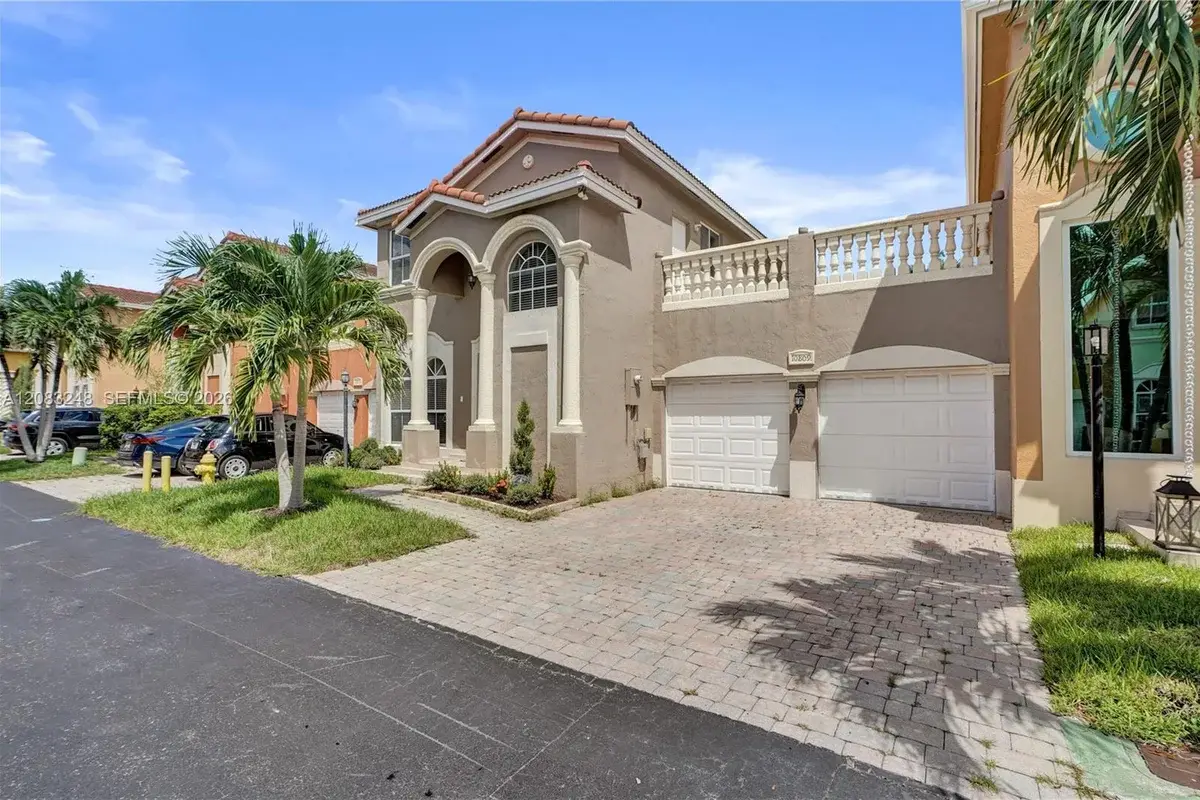 10809 NW 51st Trl, Doral: photo 1 of 25