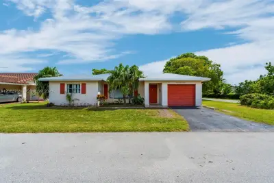 7108 NW 76th Ct, Tamarac: photo 1 of 41