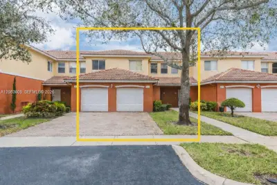 7401 Palomino Dr #114-1, Davie: photo 1 of 29