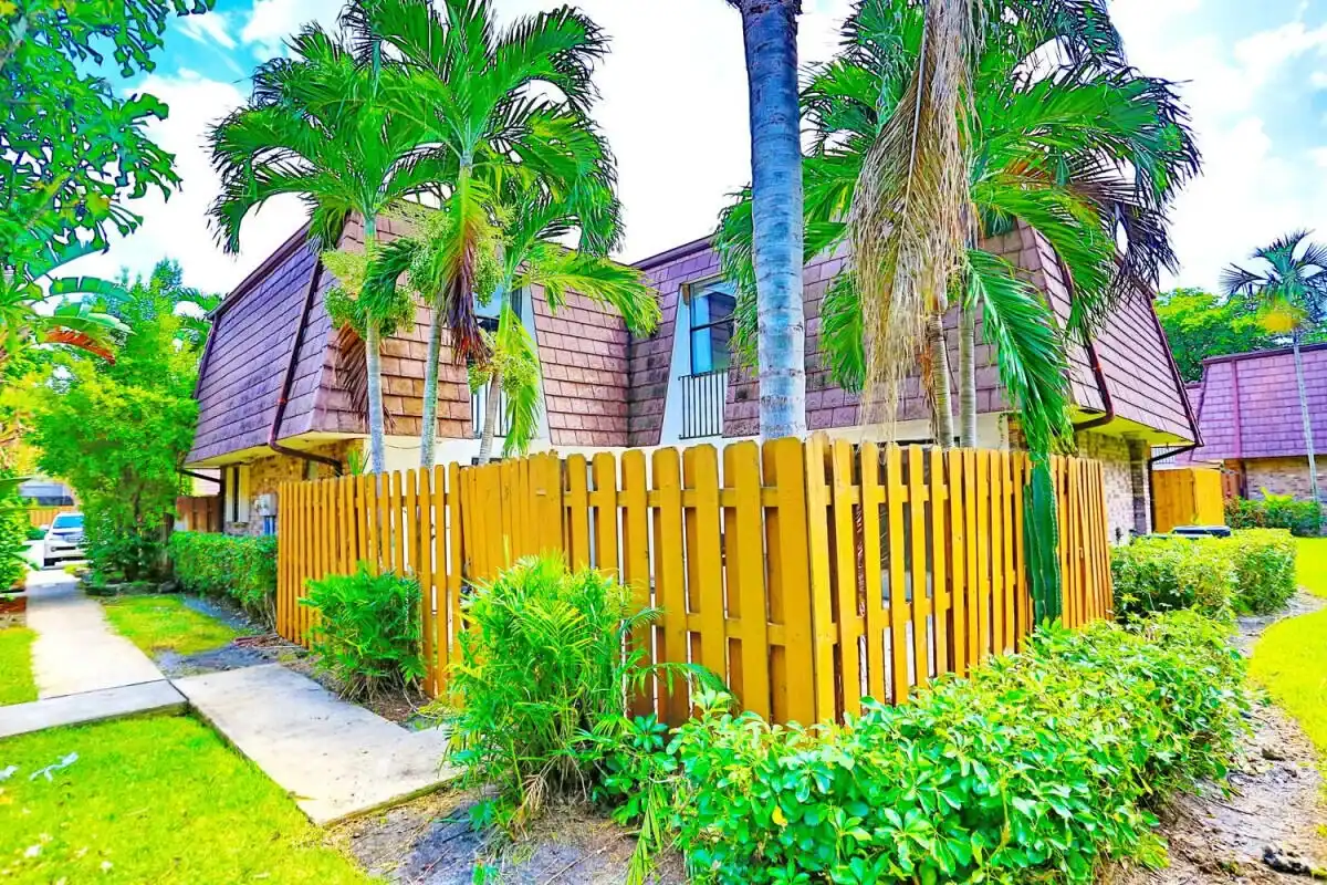 7531 Courtyard Run E, Boca Raton: photo 1 of 25