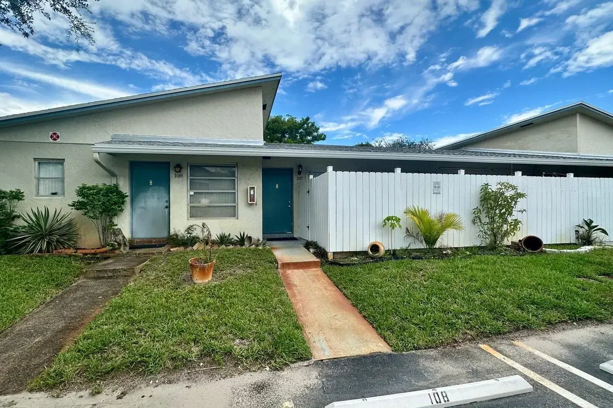 3000 NW 5th Ter #107, Pompano Beach: photo 1 of 27