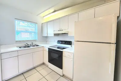 215 SW 1st Ct #1-2, Pompano Beach: photo 1 of 13