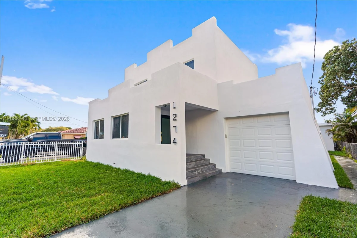 1274 NW 55th Ter, Miami: photo 1 of 39