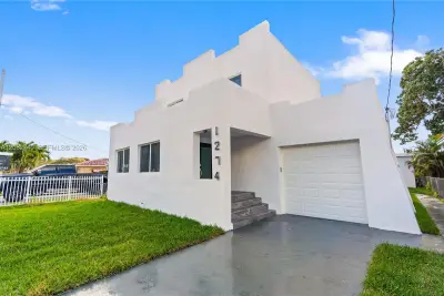 1274 NW 55th Ter, Miami: photo 1 of 39