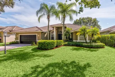 4933 Chardonnay Dr, Coral Springs: photo 1 of 73