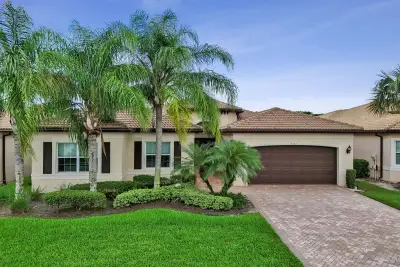8202 Alpine Ridge Rd, Boynton Beach: photo 1 of 46