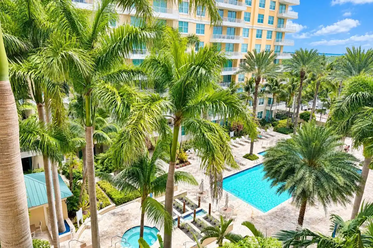 625 Casa Loma Blvd #609, Boynton Beach: photo 1 of 19