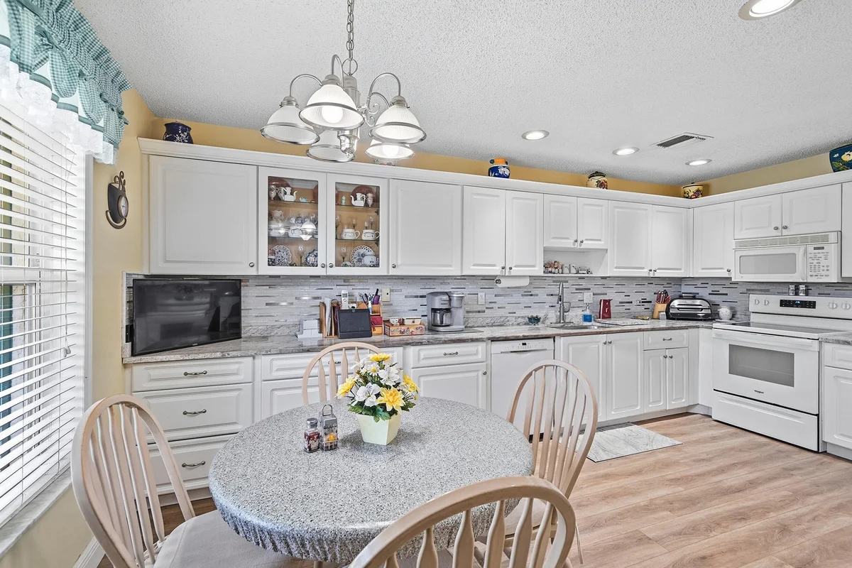 1840 NW 13th St #102, Delray Beach: photo 1 of 39