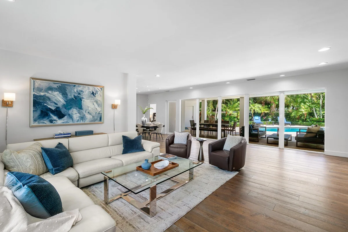 225 NW 11th St, Delray Beach: photo 1 of 34